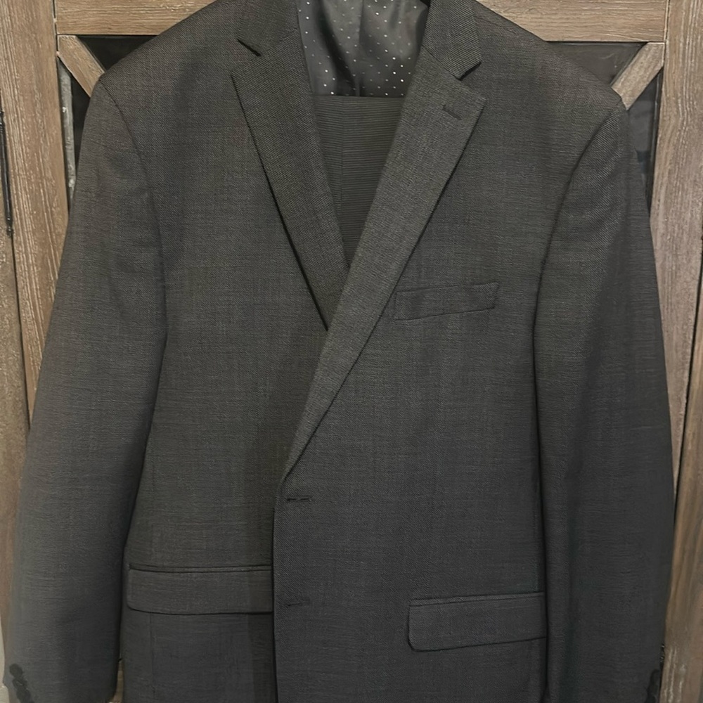 Men’s suit. Michael Strahan Collection. 48 long coat with 40x32 pants